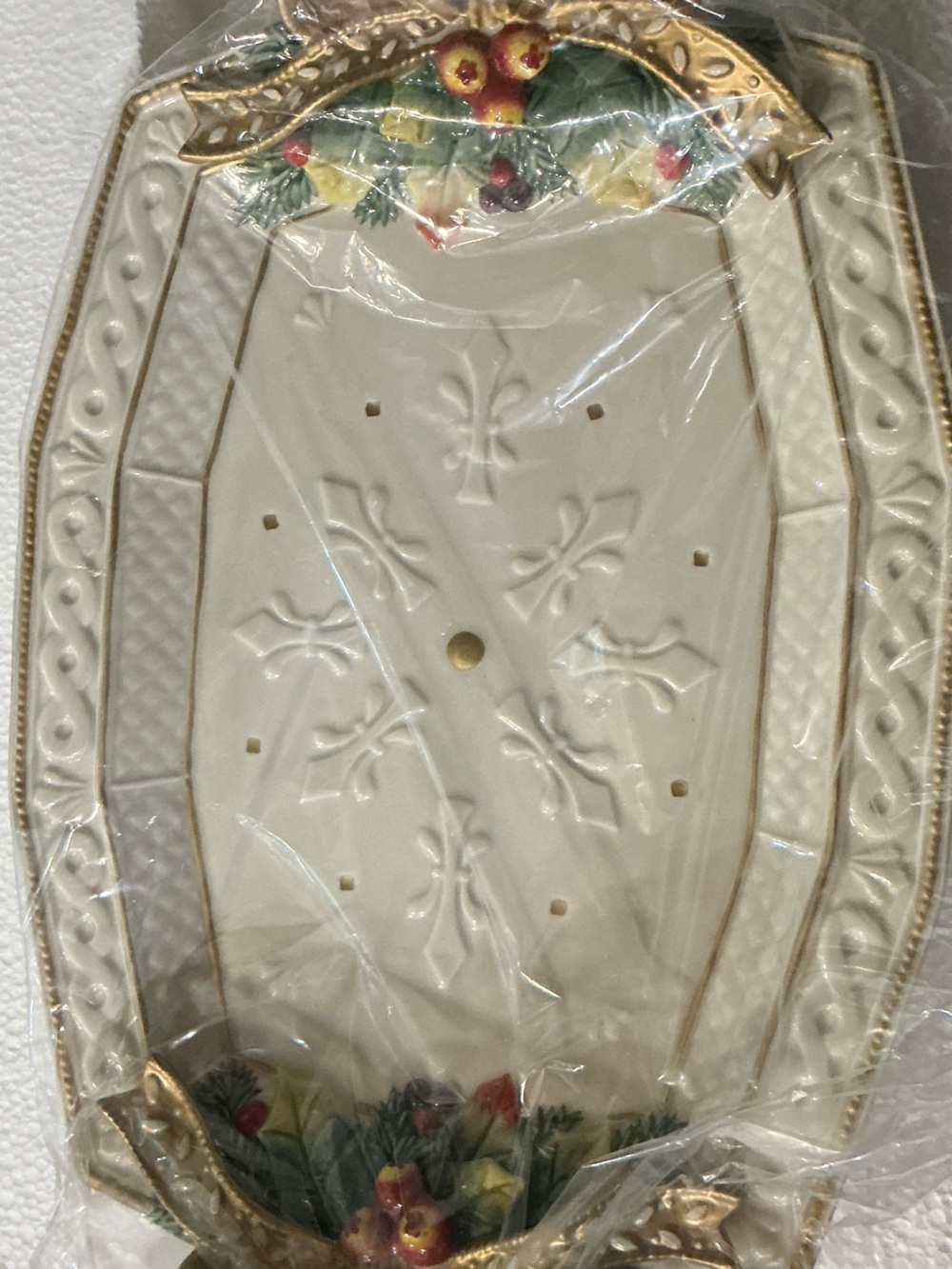 Fitz and Floyd Cream and Gold Snowy Woods oval platter